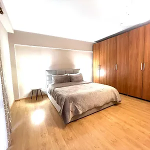 https://apartament-in-center-tirane.albaniahotels.org
