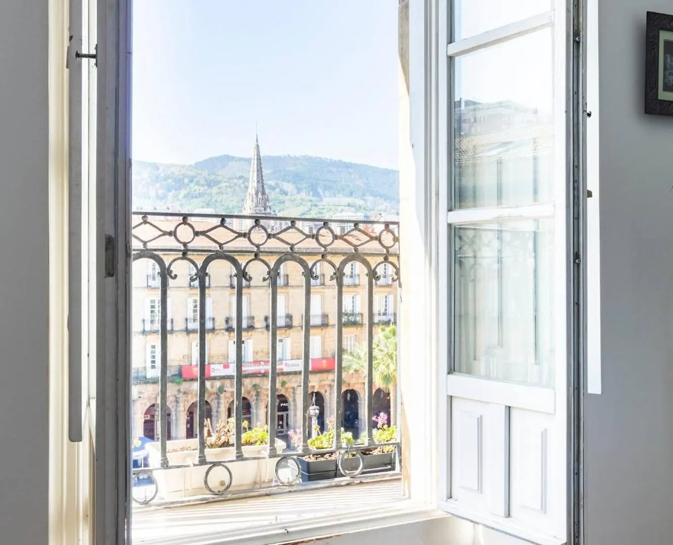 Plaza Nueva Habitaciones Bilbao Homestay